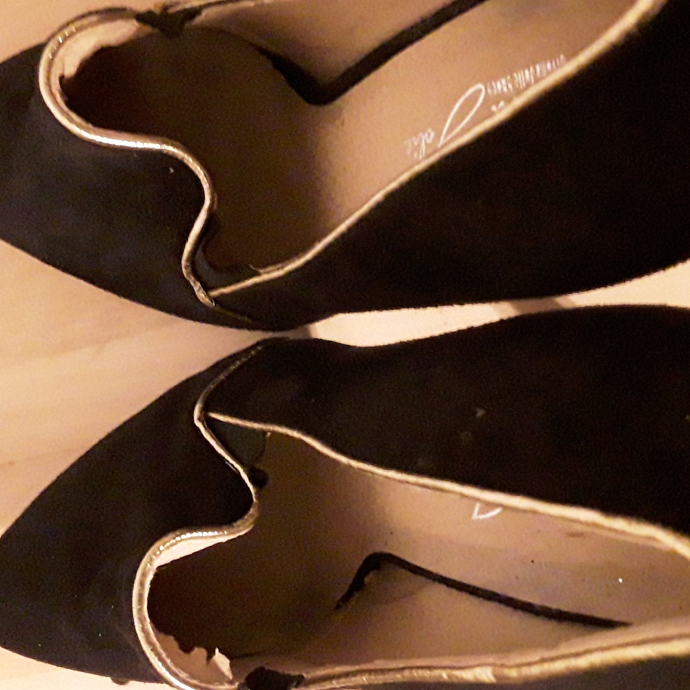 Shoes - Picture 3 of 4